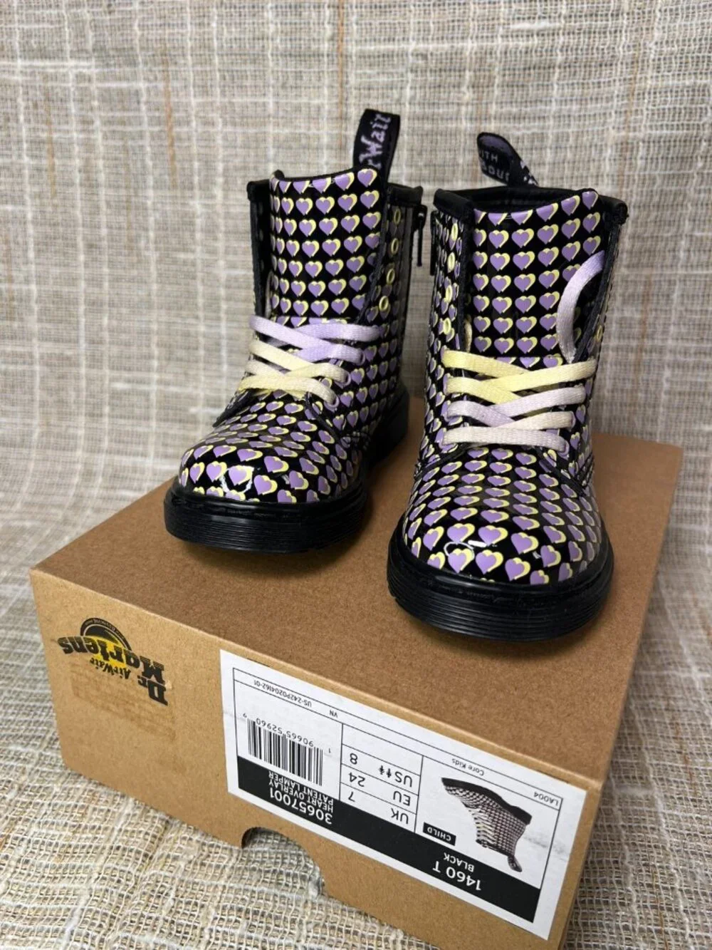 NIB Dr Marten 1460 Patent Heart Printed Lace Up Boots Toddler US Size 8